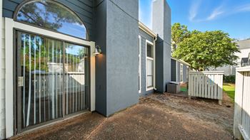 Spacious garden patio